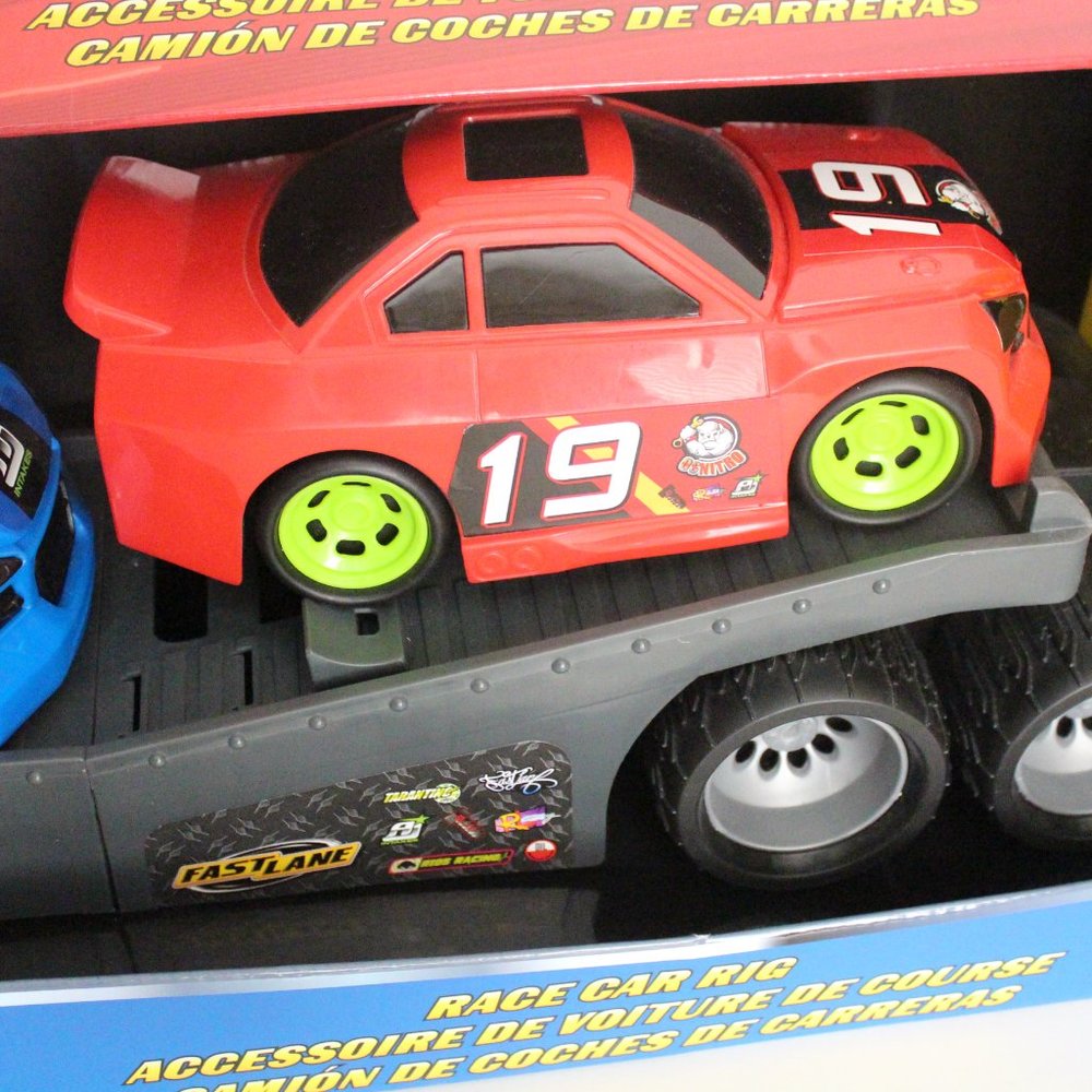 NIB FAST LANE RACE CAR RIG - Picture 5 of 8